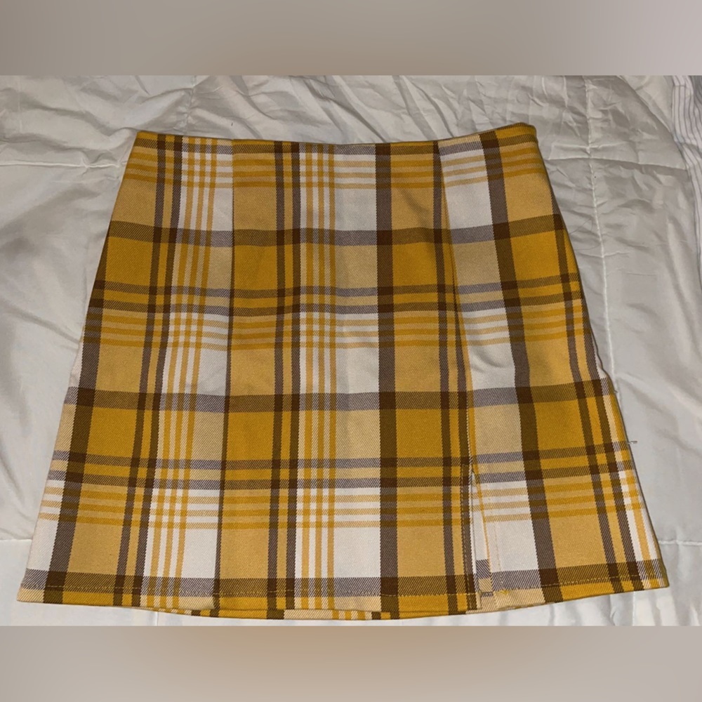Mustard checkered print skirt never wore but with no tags